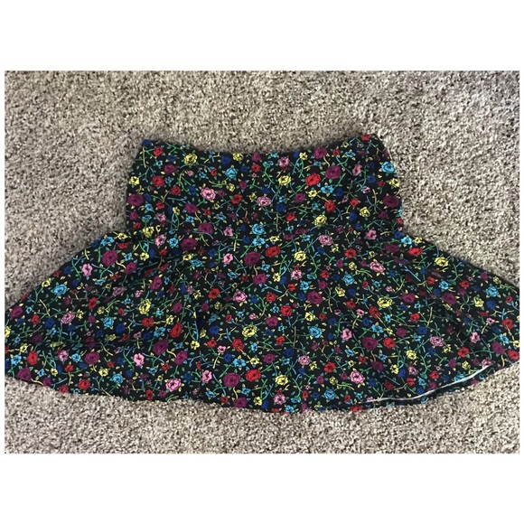 ❌SOLD❌Betsey Johnson Colorful Roses Flare Skirt - Picture 6 of 6
